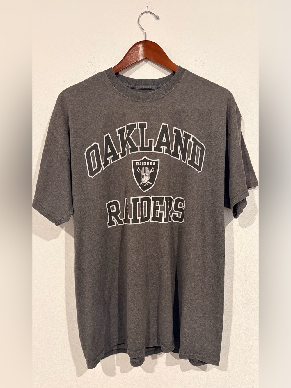 NFL Oakland Raiders Vintage Majestic T‑Shirt - Charcoal Men’s XL Please see pics